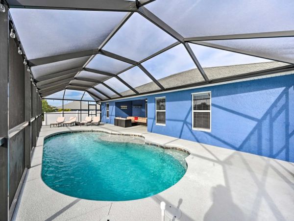 Cape Coral Vacation Home with Private Caged Pool