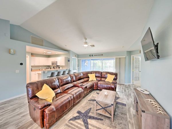 Cape Coral Vacation Home with Private Caged Pool