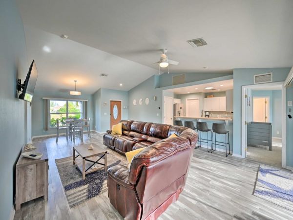 Cape Coral Vacation Home with Private Caged Pool