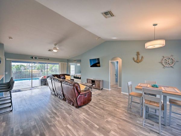 Cape Coral Vacation Home with Private Caged Pool