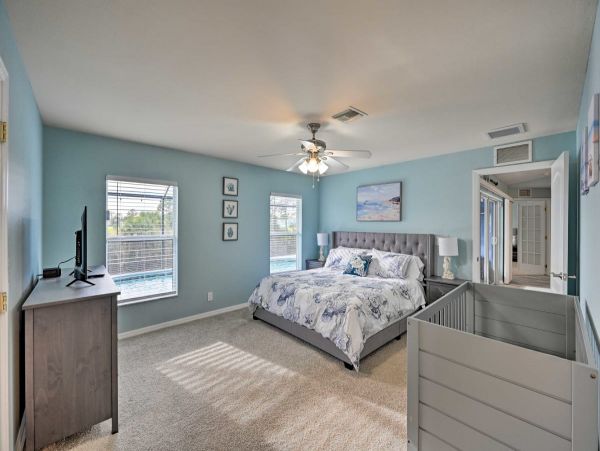 Cape Coral Vacation Home with Private Caged Pool