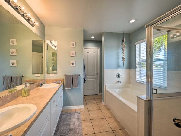 Cape Coral Vacation Home with Private Caged Pool