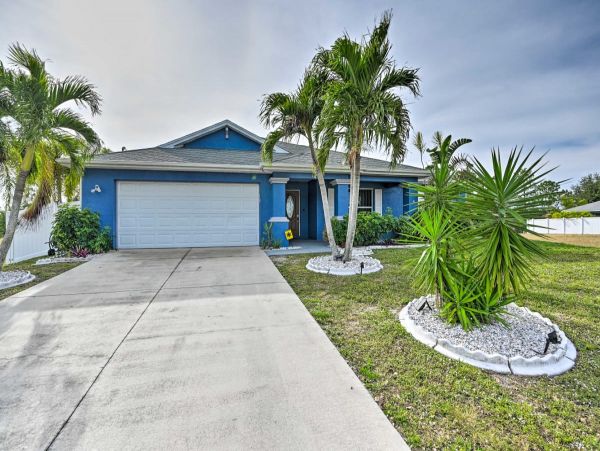 Cape Coral Vacation Home with Private Caged Pool