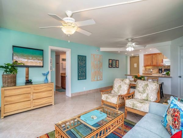 Gorgeous 1 Bedroom Vacation Beach Condo in Lahaina Sleeps 4