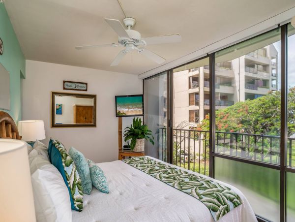 Gorgeous 1 Bedroom Vacation Beach Condo in Lahaina Sleeps 4