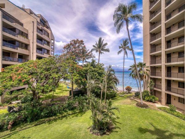 Gorgeous 1 Bedroom Vacation Beach Condo in Lahaina Sleeps 4