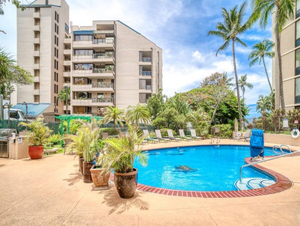 Gorgeous 1 Bedroom Vacation Beach Condo in Lahaina Sleeps 4