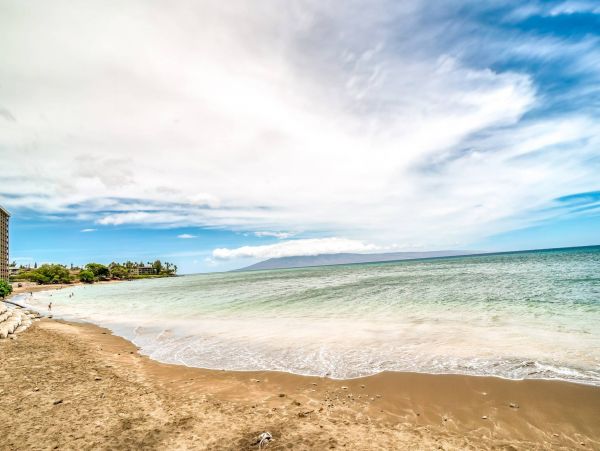Gorgeous 1 Bedroom Vacation Beach Condo in Lahaina Sleeps 4