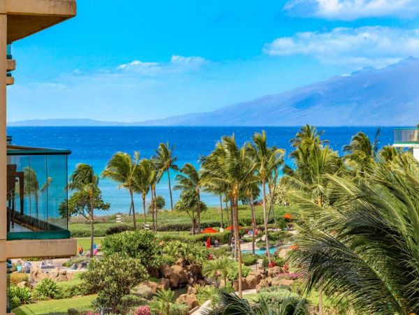 Kaanapali Oceanfront One Bedroom Beach Rental Condo Sleeps 4