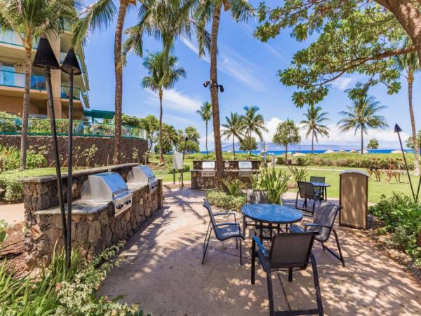Kaanapali Oceanfront One Bedroom Beach Rental Condo Sleeps 4
