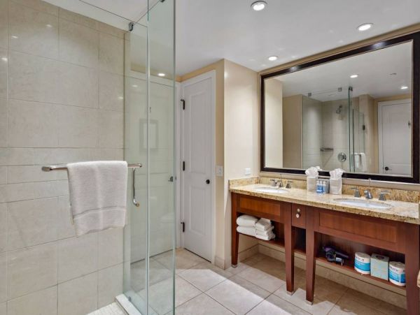 Kaanapali Oceanfront One Bedroom Beach Rental Condo Sleeps 4