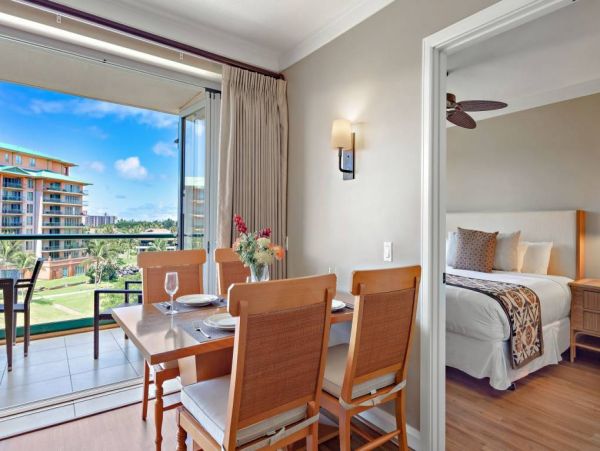 Kaanapali Oceanfront One Bedroom Beach Rental Condo Sleeps 4