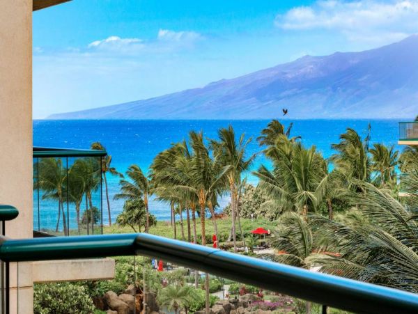 Kaanapali Oceanfront One Bedroom Beach Rental Condo Sleeps 4