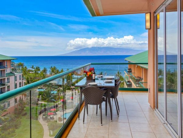 Stunning Vacation Penthouse in Kaanapali Sleeps Six Guests