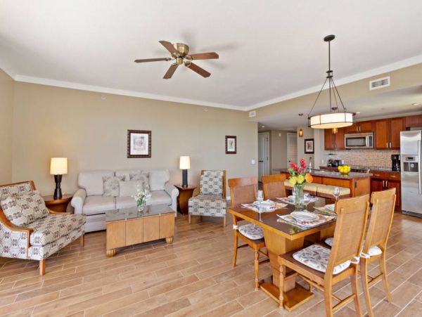 Stunning Vacation Penthouse in Kaanapali Sleeps Six Guests