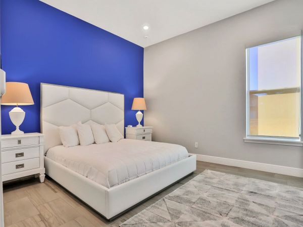 Posh Nine Bedroom Vacation Pool Home in Kissimmee Sleeps 20