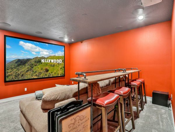 Posh Nine Bedroom Vacation Pool Home in Kissimmee Sleeps 20