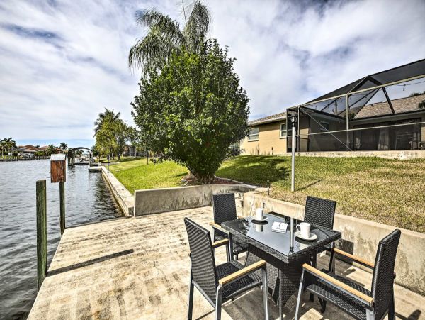 Cape Coral Vacation Rental Private Caged Pool & Canal View