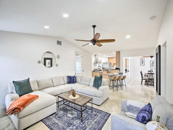 Cape Coral Vacation Rental Private Caged Pool & Canal View
