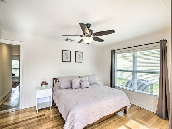 Cape Coral Vacation Rental Private Caged Pool & Canal View