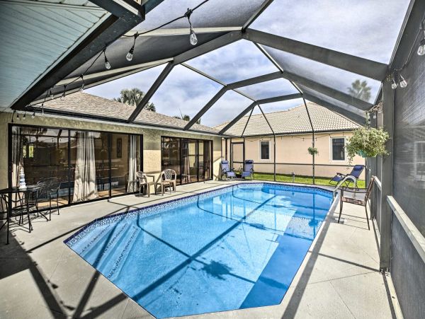 Cape Coral Vacation Rental Private Caged Pool & Canal View