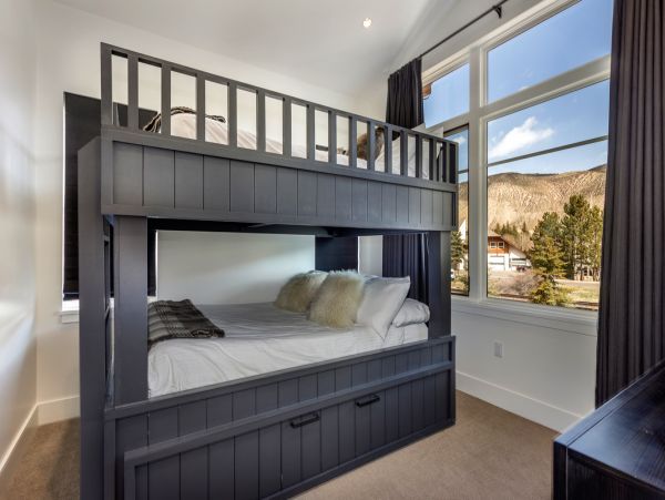 Ski in Ski Out Three Bedroom Luxury Townhome in Avon