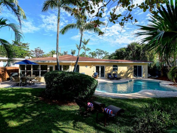 Fort Lauderdale Vacation Home Walk the Path To the Beach!