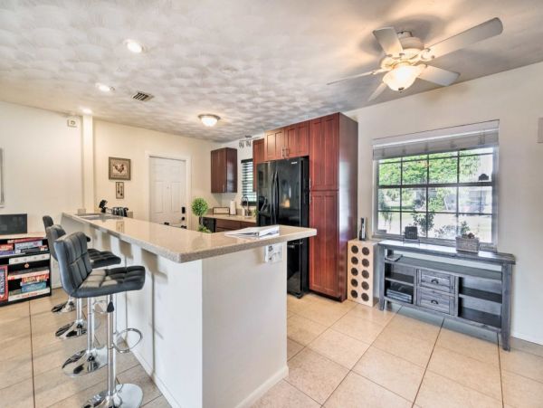 Three Bedroom Well-Appointed Bradenton Home with Private Pool