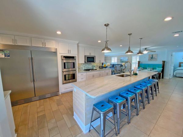 Beautiful Beach Vacation Home Sleeps 18 in Pensacola Beach