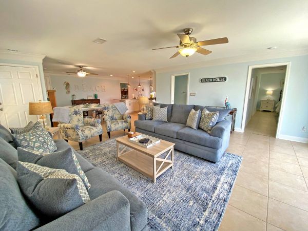 Beautiful Beach Vacation Home Sleeps 18 in Pensacola Beach