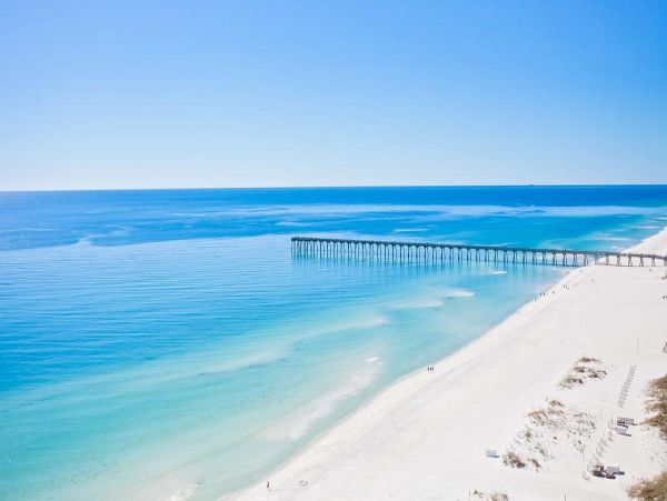 Beautiful Beach Vacation Home Sleeps 18 in Pensacola Beach