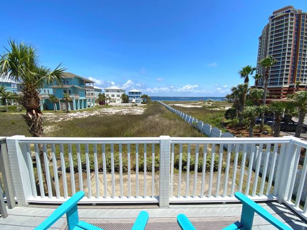 Beautiful Beach Vacation Home Sleeps 18 in Pensacola Beach