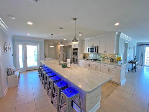 Beautiful Beach Vacation Home Sleeps 18 in Pensacola Beach