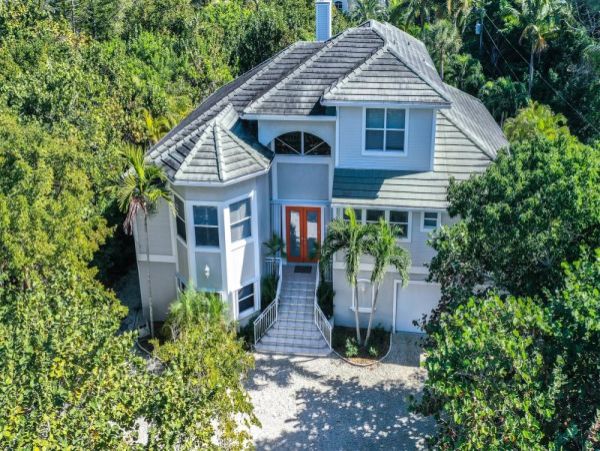 Captiva Five Bedroom Vacation Home with Pool and Boat Dock