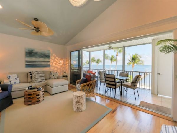 New Listing Direct Bay Front full remodel 3rd floor walkup