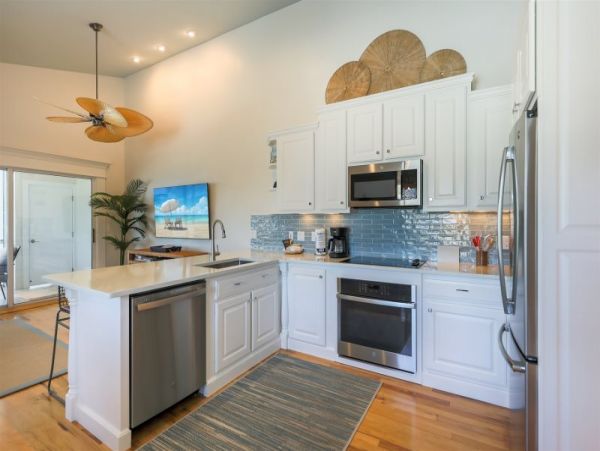 New Listing Direct Bay Front full remodel 3rd floor walkup