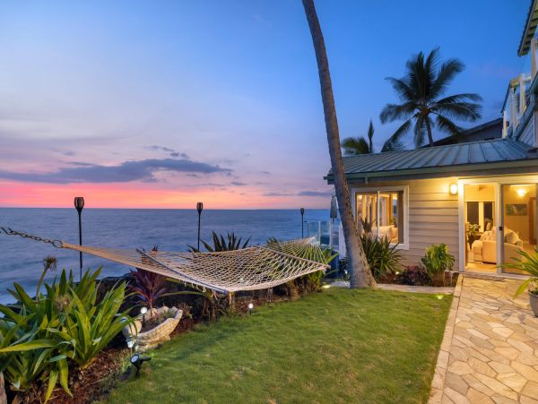 Oceanfront Vacation Home in Kailua-Kona 8 Guests