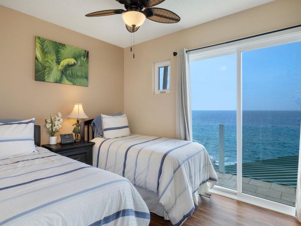Oceanfront Vacation Home in Kailua-Kona 8 Guests