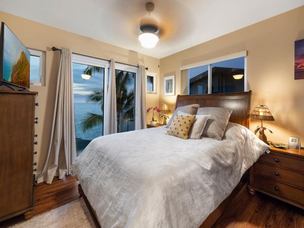 Oceanfront Vacation Home in Kailua-Kona 8 Guests
