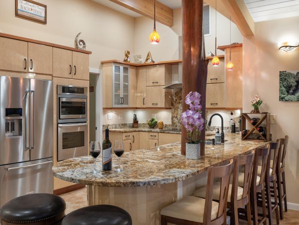 Oceanfront Vacation Home in Kailua-Kona 8 Guests