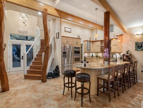 Oceanfront Vacation Home in Kailua-Kona 8 Guests
