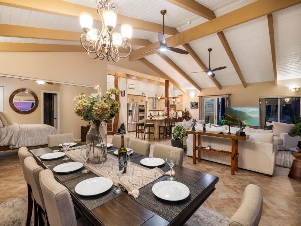 Oceanfront Vacation Home in Kailua-Kona 8 Guests