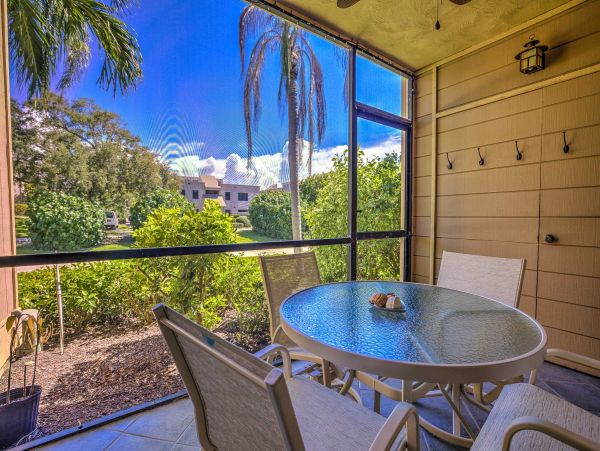Vacation Condo with Pool and Short Walk to Beach in Sanibel