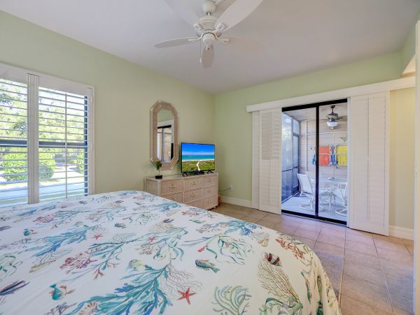 Vacation Condo with Pool and Short Walk to Beach in Sanibel