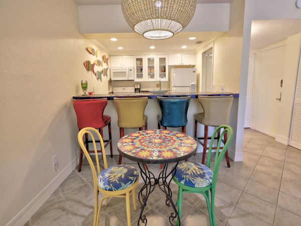 Vacation Condo with Pool and Short Walk to Beach in Sanibel