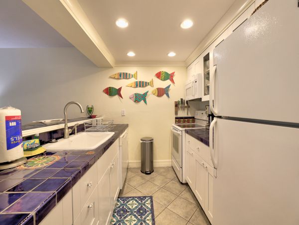 Vacation Condo with Pool and Short Walk to Beach in Sanibel