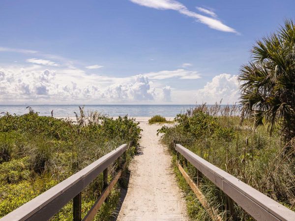 Vacation Condo with Pool and Short Walk to Beach in Sanibel