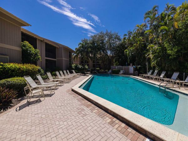 Vacation Condo with Pool and Short Walk to Beach in Sanibel