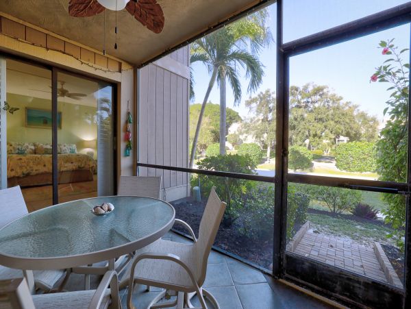 Vacation Condo with Pool and Short Walk to Beach in Sanibel