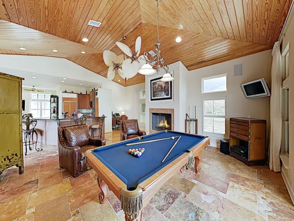 Beach-Side Gulf View Vacation Home in Perdido Key Sleeps 16